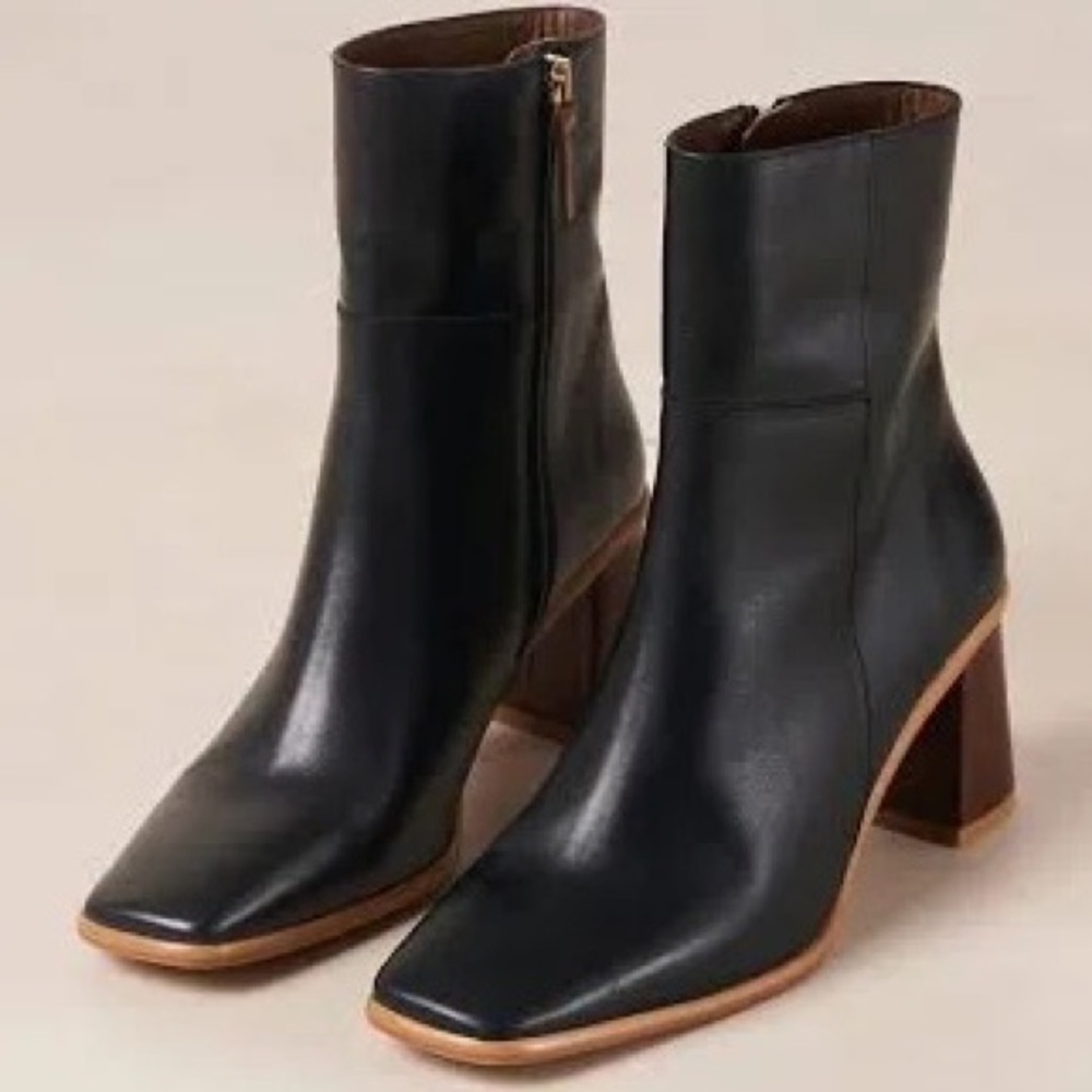 Alohas black leather booties